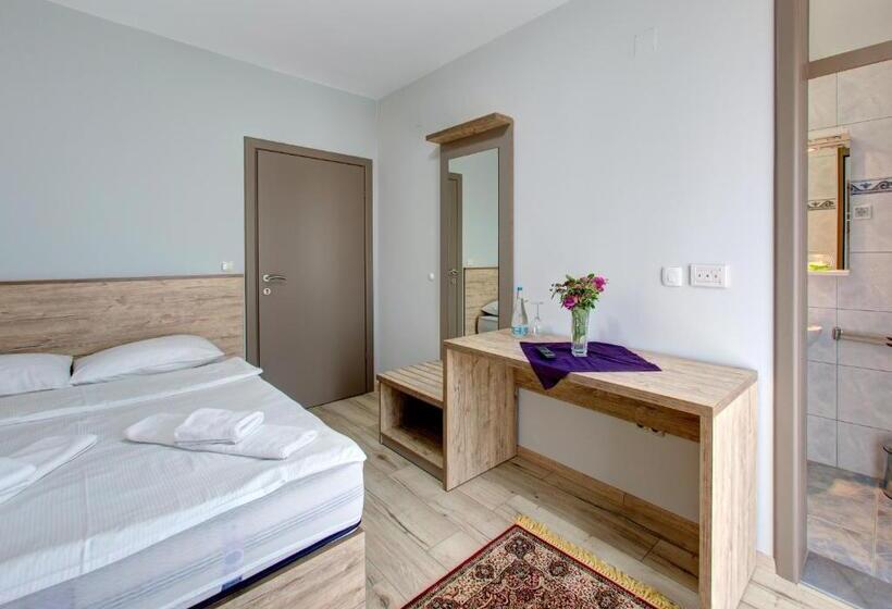 اتاق استاندارد یک تخته با بالکن, Motel Montanaro