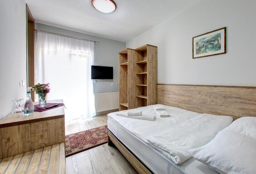 اتاق استاندارد یک تخته با بالکن, Motel Montanaro