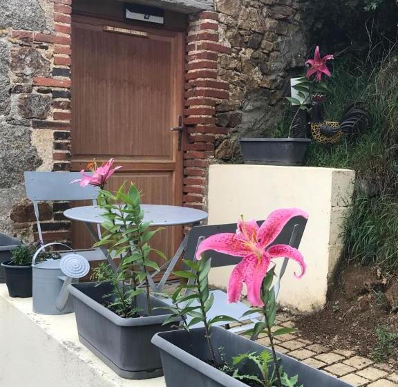 غرفة عائلية, Le Petit Moulin