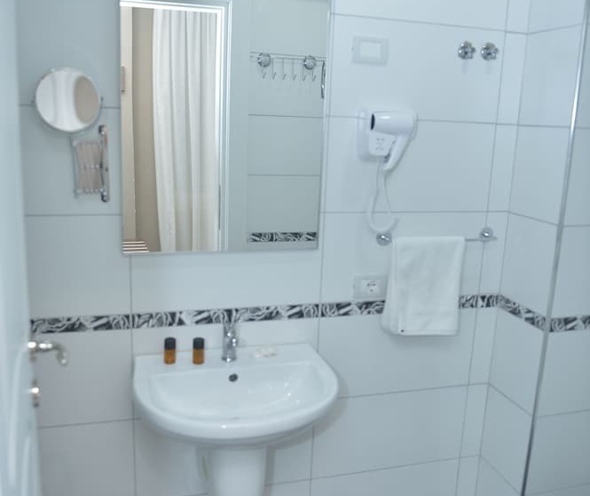 סוויטה נוף להרים, Twin Towers