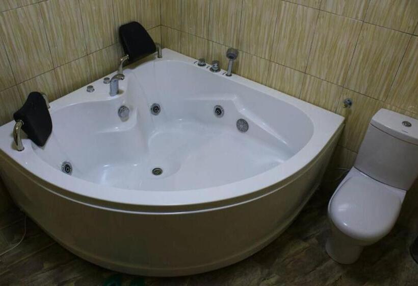 اتاق سوپریور, Fort Breeze