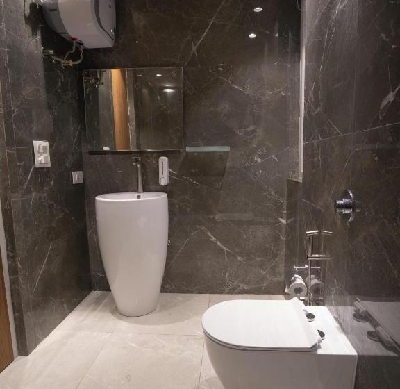 Superiorrum King Size Säng, Gems Inn