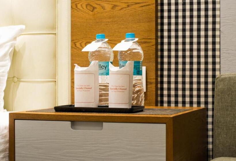 Superiorrum King Size Säng, Gems Inn