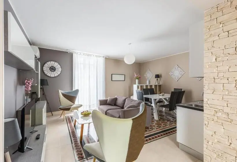Huoneisto 2 Makuuhuonetta, Modica For Family Rooms And Apartments
