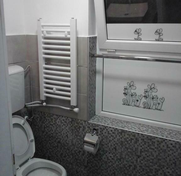 Economy Triple Room, Apartmani Pause