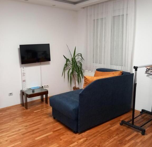 Economy Triple Room, Apartmani Pause