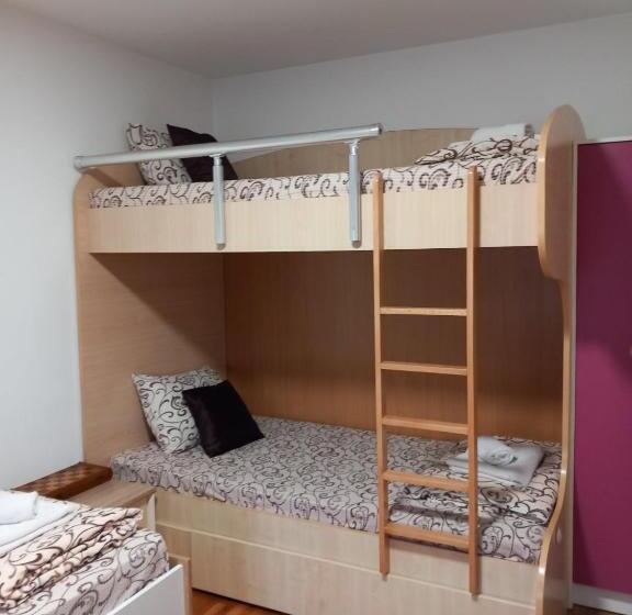 اتاق کلاسیک چهارنفره, Apartmani Pause