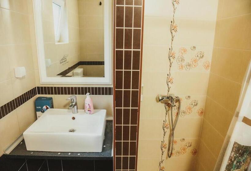 اتاق کلاسیک چهارنفره, Apartmani Pause