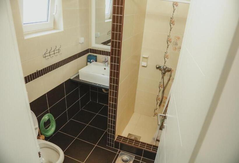 اتاق کلاسیک چهارنفره, Apartmani Pause