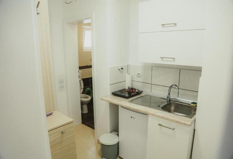 اتاق کلاسیک چهارنفره, Apartmani Pause