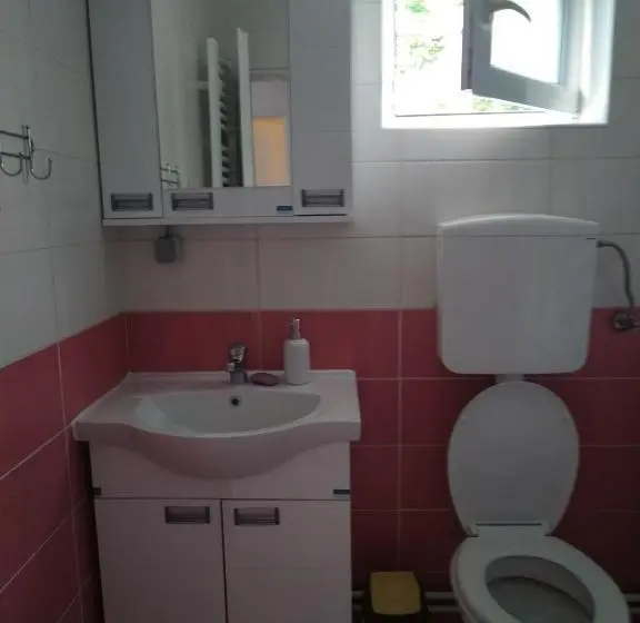 آپارتمان 1 خوابه همکف, Apartmani Pause