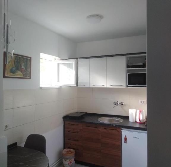 آپارتمان 1 خوابه همکف, Apartmani Pause