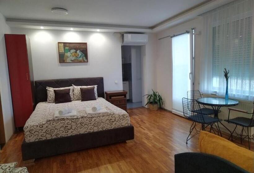 Economy Triple Room, Apartmani Pause