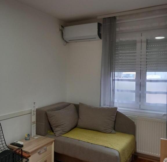 اتاق کلاسیک چهارنفره, Apartmani Pause