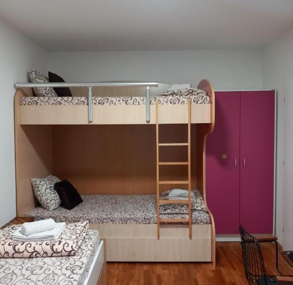 اتاق کلاسیک چهارنفره, Apartmani Pause