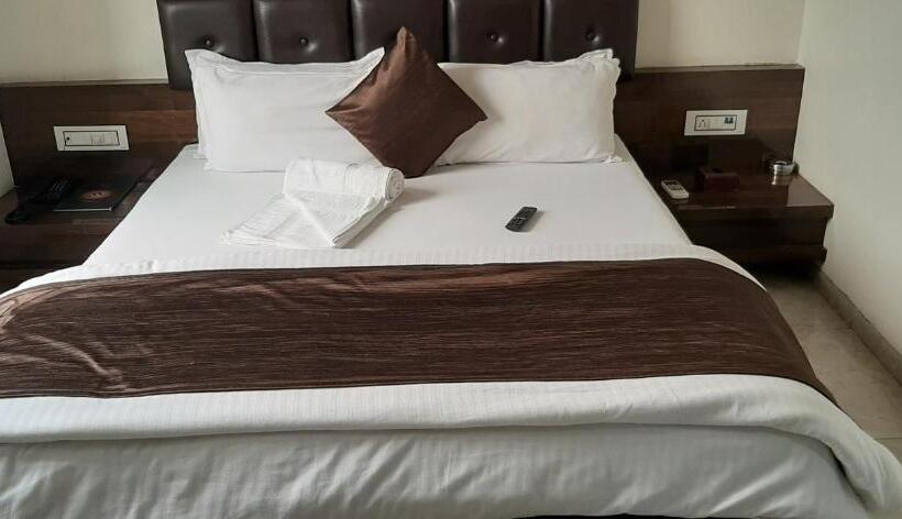 디럭스 룸, Shahi Darbar