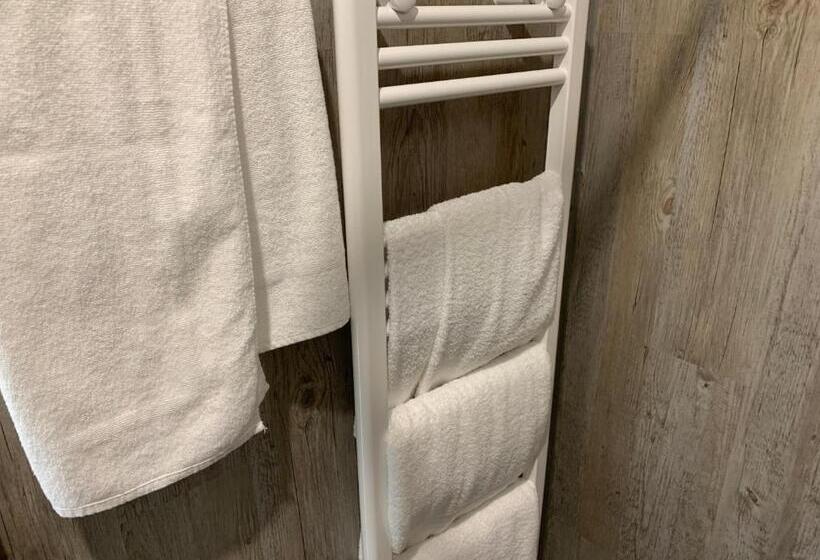 חדר סטנדרט יחיד, Twt Motel