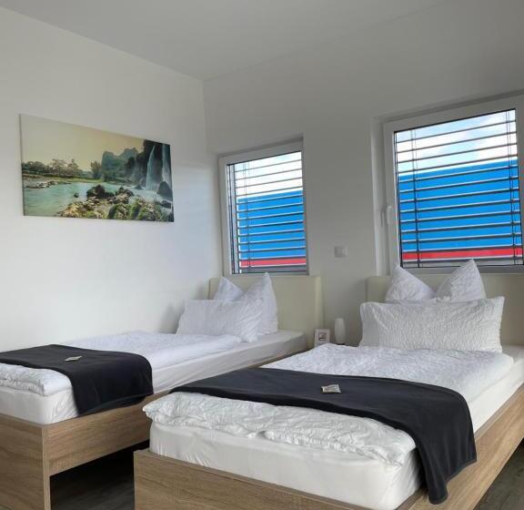 חדר סטנדרט, Twt Motel