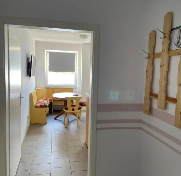 Standaard Studio, Twt Motel