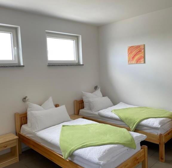 חדר סטודיו סטנדרד, Twt Motel