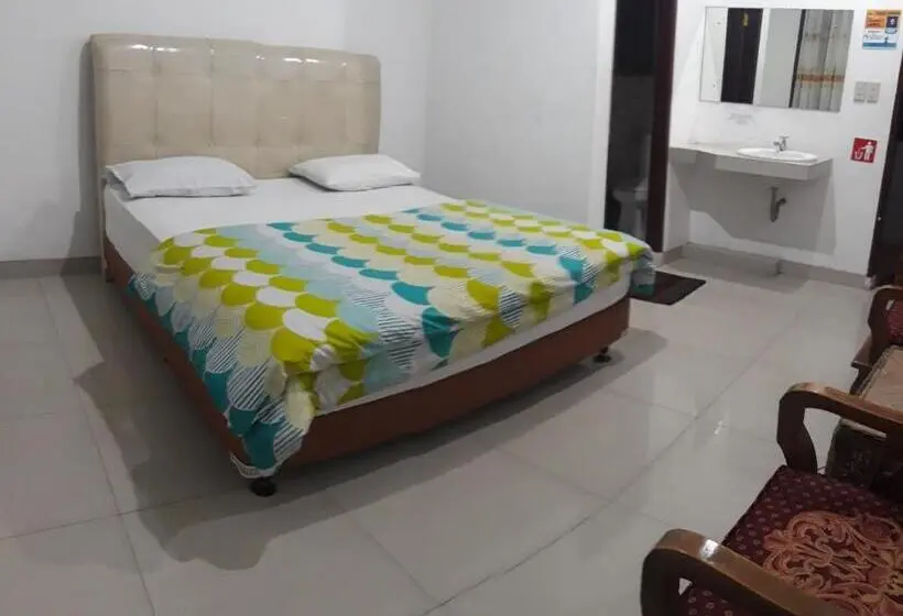 スタンダードルーム, Wisma Sibayak Guesthouse Berastagi