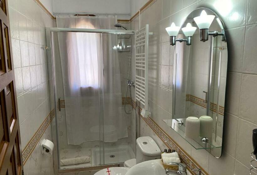 חדר סטנדרט עם מיטת קינג, M A S L A P A U Country Hotel   Adults Only