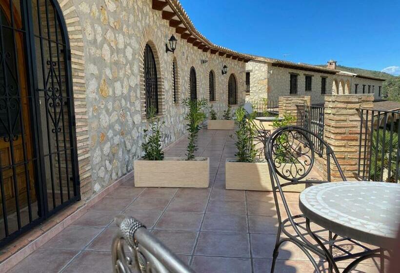 סוויטת ג'וניור עם מרפסת, M A S L A P A U Country Hotel   Adults Only