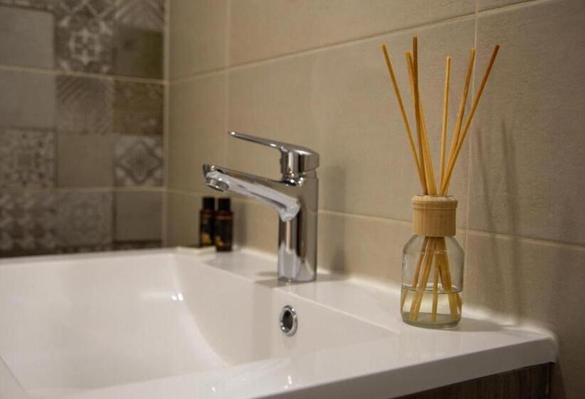 اتاق استاندارد, Boutique Rooms& Winery žorž