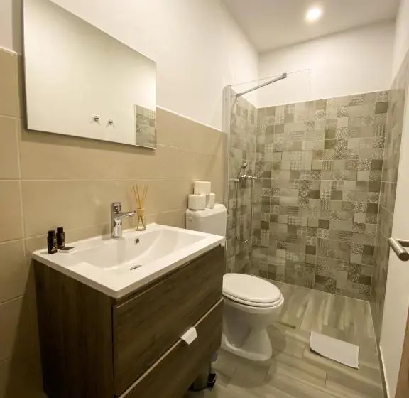 اتاق استاندارد چهار تخته, Boutique Rooms& Winery žorž