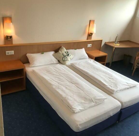 חדר סטנדרט לשלושה, Gästehaus & Café Leeze