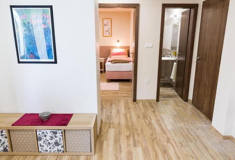 ガーデンビューファミリールーム, Solegutta