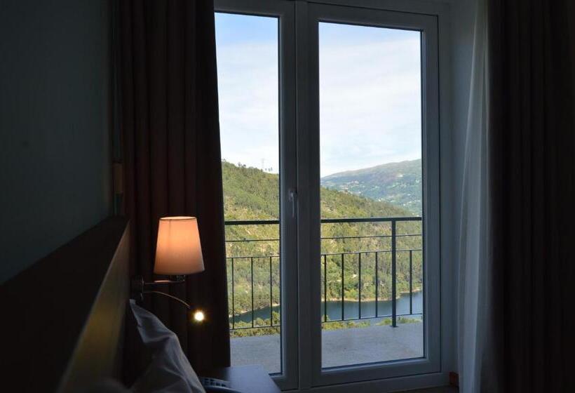 غرفة قياسية مزوَّدة بشُرفة, Casa São Bernardo De Claraval