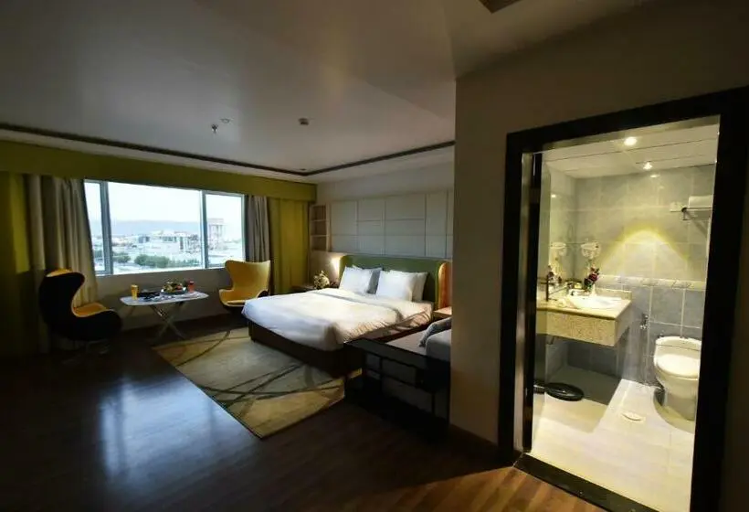 اتاق لوکس با چشم‌انداز شهر, The District Hotel Najran
