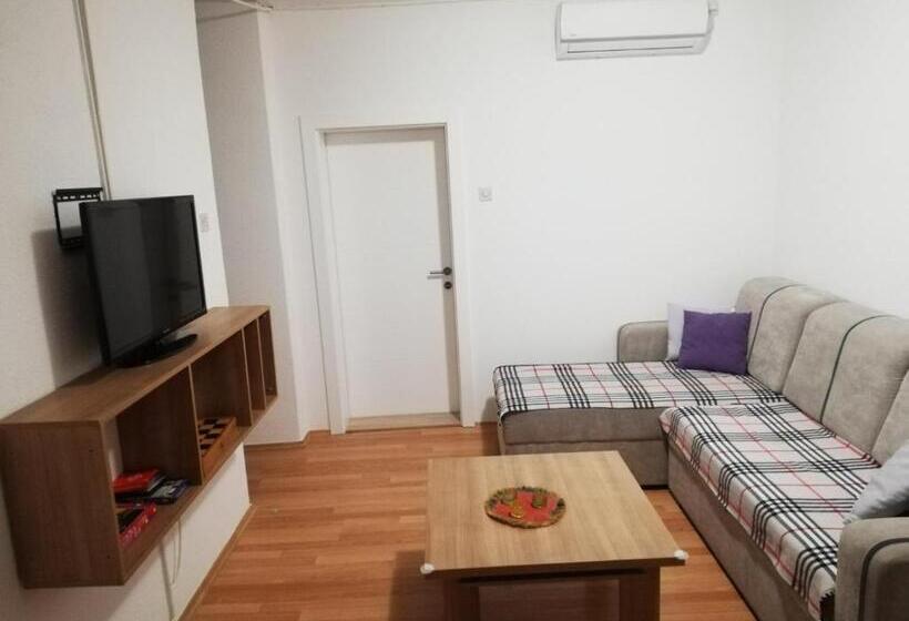 آپارتمان 2 خوابه, Kuća Jeka