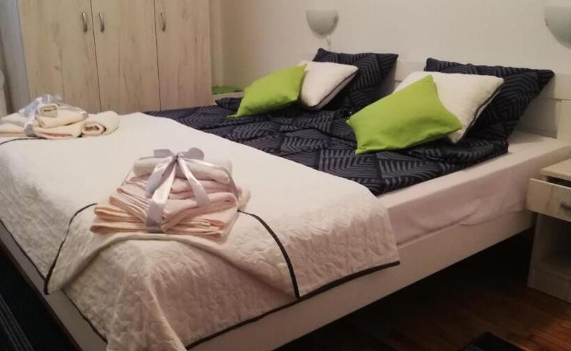 آپارتمان 2 خوابه, Kuća Jeka