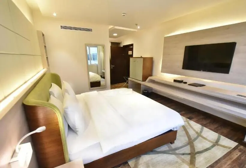 اتاق لوکس با چشم‌انداز شهر, The District Hotel Najran
