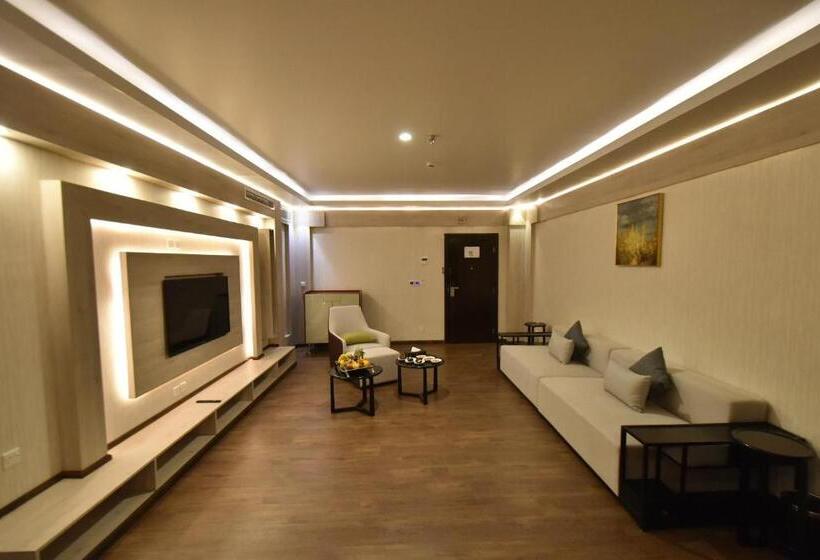 Люкс Executive Вид на Сад, The District Hotel Najran