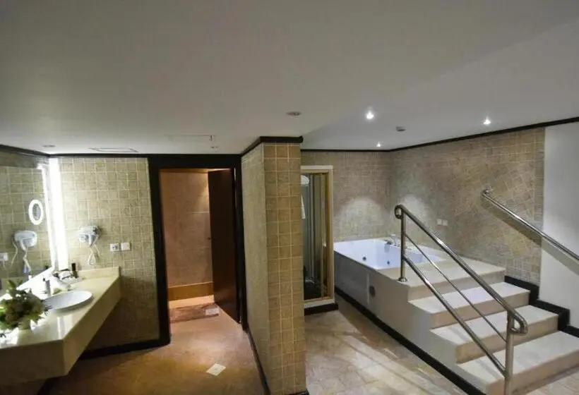 سوئیت رویال, The District Hotel Najran