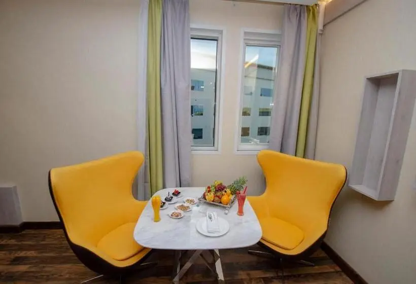 اتاق استاندارد با چشم‌انداز باغ, The District Hotel Najran