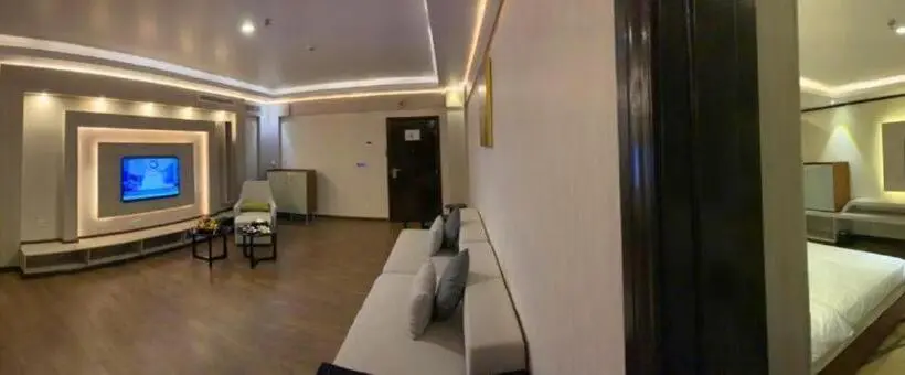 سوییت اجرایی, The District Hotel Najran