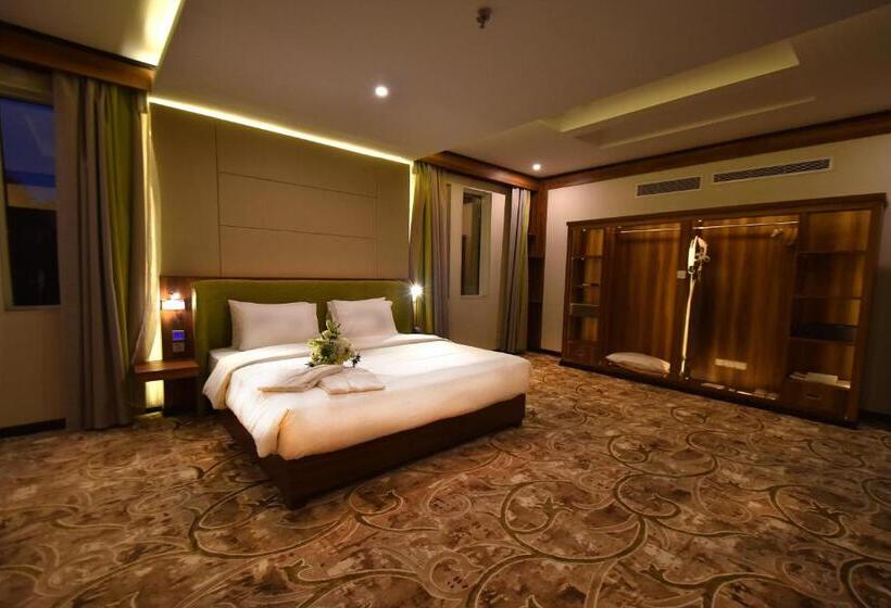 Королевский Люкс, The District Hotel Najran