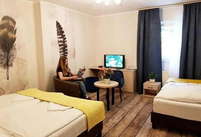 コンフォートトリプルルーム, Erdővarázs Panzió