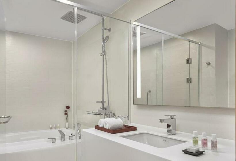 Family Suite, Avani Central Busan