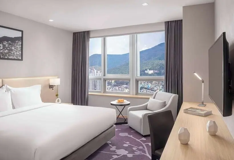 マウンテンビューデラックスルーム, Avani Central Busan