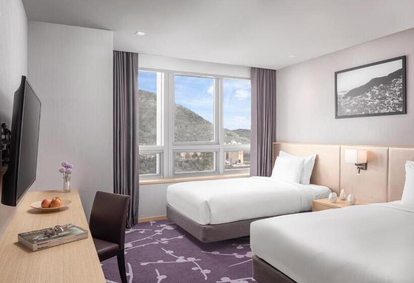 Номер Deluxe Вид на Горы, Avani Central Busan