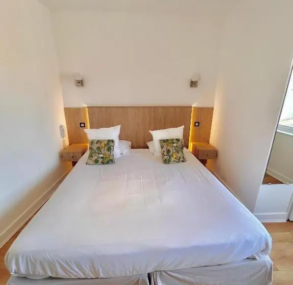 コンフォートルーム, Hôtel Les Deux Coteaux