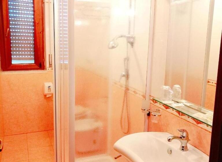 スタンダードトリプルルーム, Paradiso