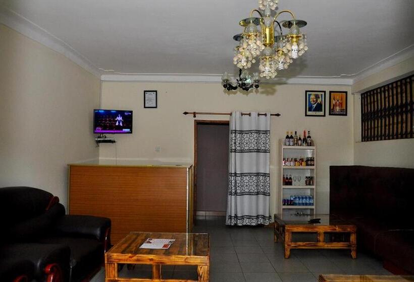 اتاق استاندارد با بالکن, Namulanda Motel