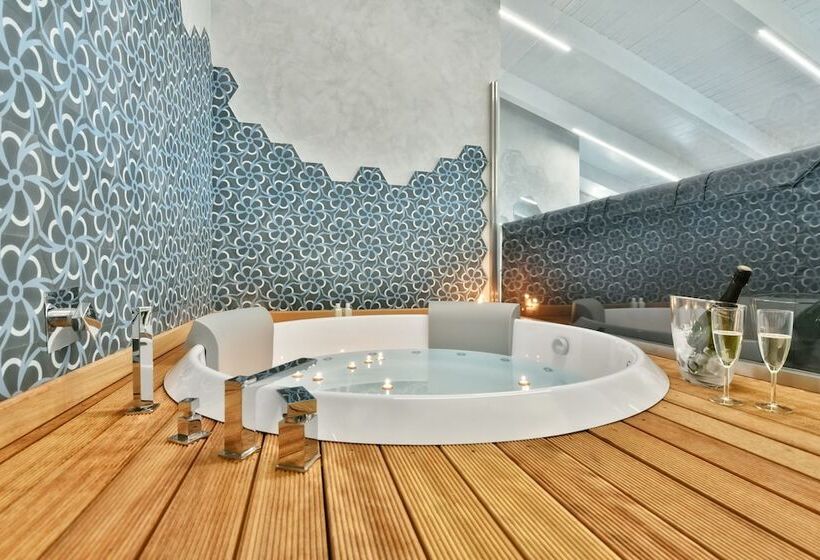 Люкс Superior, Amnis Suites