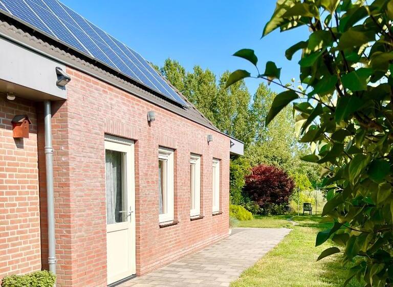 四人标准间, Rooi Bij De Knoptoren B&b